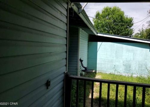 8243 Shady Grove Rd, Grand Ridge, FL 32442-3805