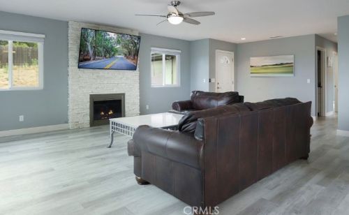 436 Victoria Pl, Vista CA  92084-4427 exterior