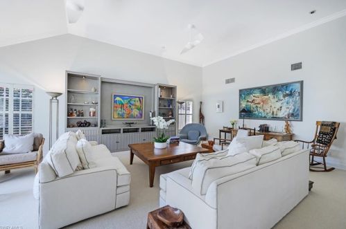 382 Carlton Pl, Naples, FL 34108-7509