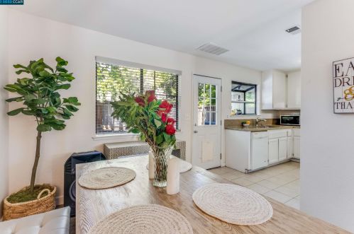 7686 Arbor Creek Cir, Pleasanton CA  94568-2264 exterior