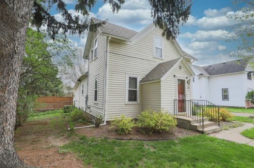 216 White St, Brackett, WI 54742-9484