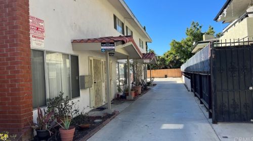 685 Temple Ave, Long Beach, CA 90814-1243