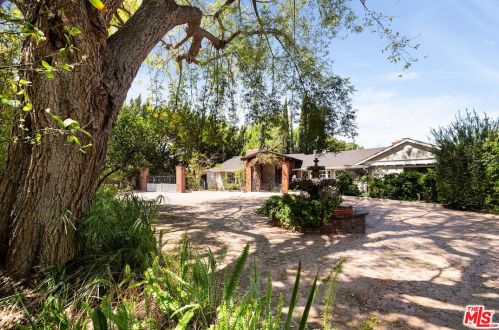 12549 Kling St, North Hollywood, CA 91604-1109