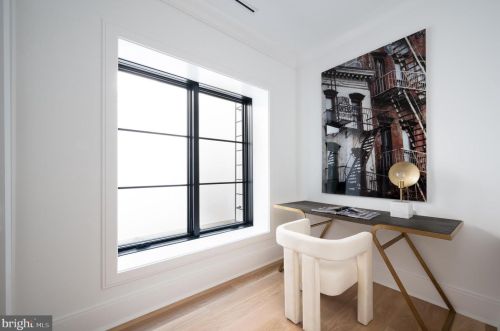 3302 Cleveland Ave, Washington DC 20008-3456 exterior