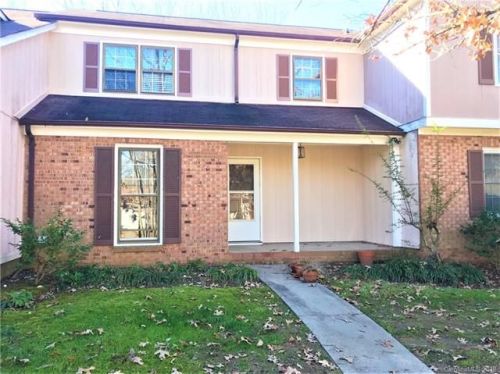 11116 Silkwood Ct, Charlotte, NC 28226-3935