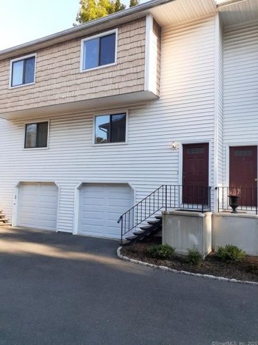 825 Hope St, Stamford, CT 06907-2522