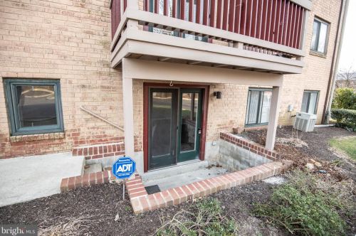 8701 Park Ct, Wilmington, DE 19802-7701