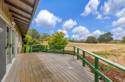 231 Donald Dr, Hollister CA  95023-6361 exterior