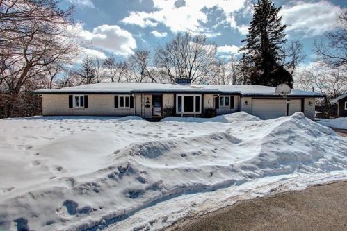 5932 Dawson Ct, Greendale, WI 53129-2239