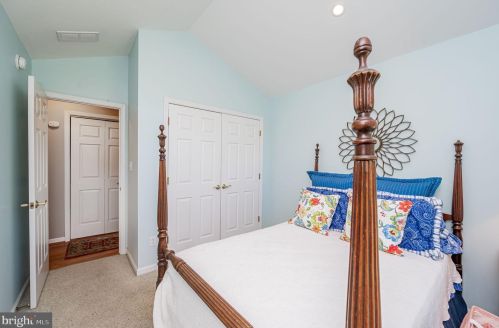 117 Riverside Dr, Bybee VA  22963-2020 exterior