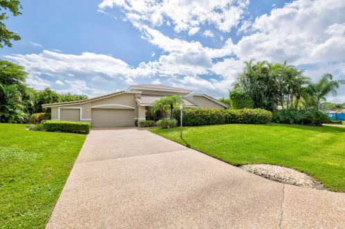 4900 Pineview Cir, Delray Beach, FL 33445-4347
