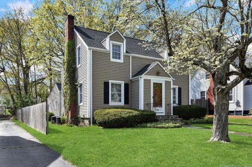 34 Seneca St, New Britain, CT 06053-2426