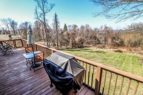 54 Mayfair Rd, Poughquag NY  12570-5012 exterior