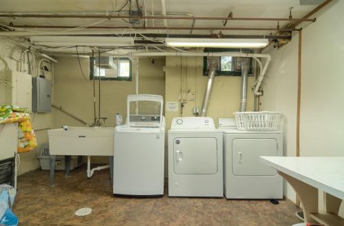 2935 Ewing Ave, Minneapolis MN 55422-3234 exterior