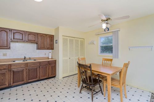 473 475, Valpo IN  46385-9238 exterior