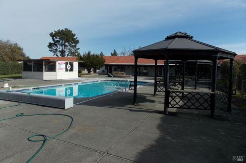 120 Westgate Cir, Santa Rosa CA  95401-9021 exterior