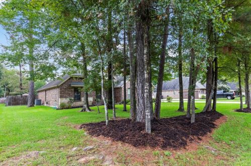 518 Weisinger Dr, Magnolia, TX 77354-1592