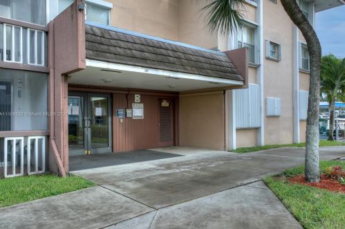 6701 169th St, Hialeah, FL 33015-4278