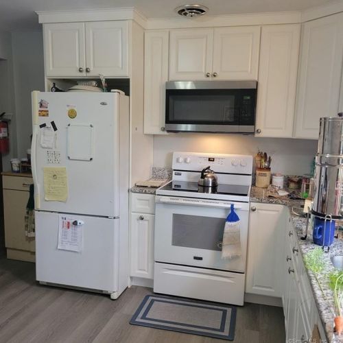 108 Spring Lake Rd, Waterbury, CT 06706-2733