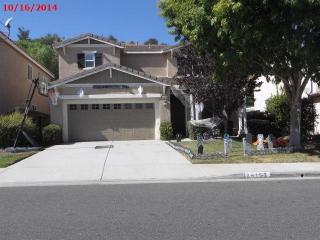 28155 Gibraltar Ln, Santa Clarita, CA 91384-3808