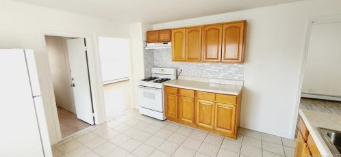 170 Dover St, Bridgeport CT  06610-2207 exterior