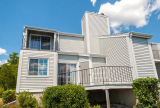 8346 Tuckaway Shores Dr, Hales Corners, WI 53132-9730