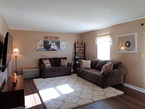 721 Bruton Dr, Gibsonia, PA 15044-9595