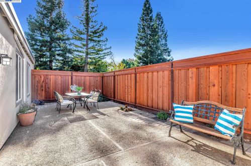 1634 Calle Santa Anna, Pleasanton CA  94566-5927 exterior