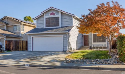 231 Putnam Ct, Vacaville, CA 95687-3361