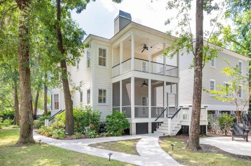 109 Shelmore Blvd, Mount Pleasant SC  29464-6614 exterior