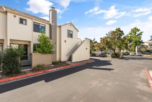 2625 Westberry Dr, Santa Rosa CA 95403-7207 exterior