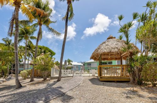 98302 Windward Ave, Key Largo, FL 33037-2384