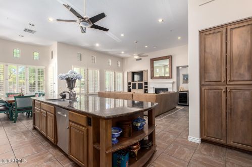 9183 Mtn Spg Rd, Scottsdale AZ 85255-6623 exterior