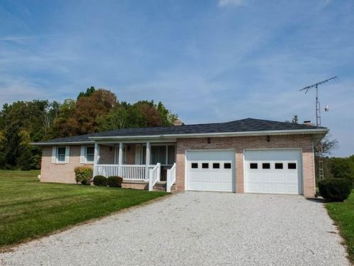 10211 Edison St, Alliance, OH 44601-9768