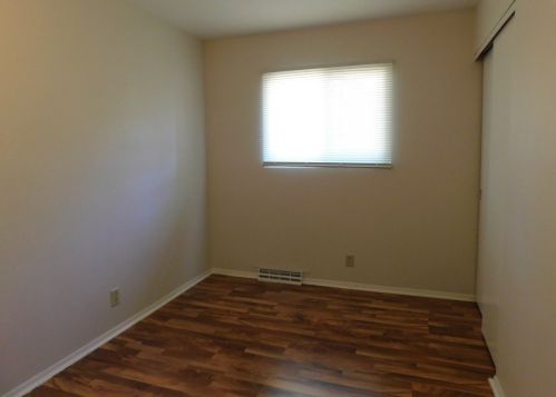 8002 Grn Tree Rd, Milwaukee WI 53223-4926 exterior