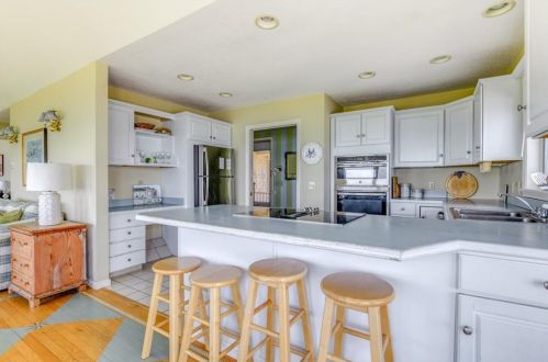 250 Ocean Rd, South Kingstown RI  02882-1346 exterior
