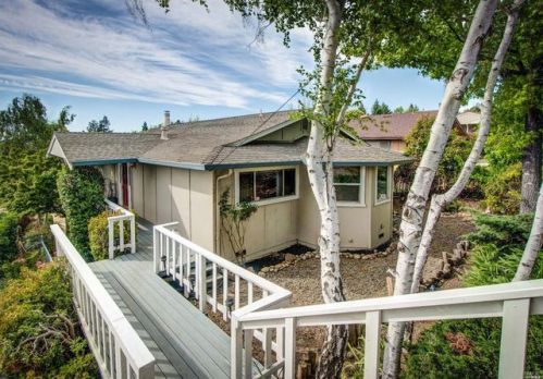 1328 5th St, Benicia, CA 94510-2606