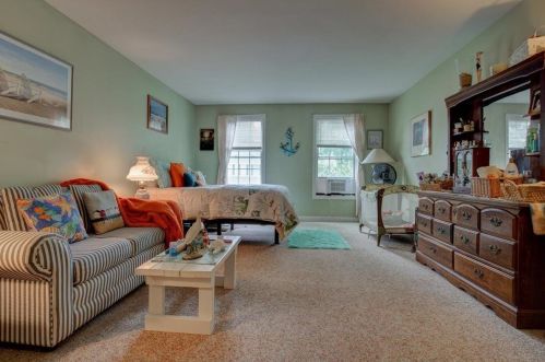 7 Lenox St, Somersworth NH  03878-1849 exterior