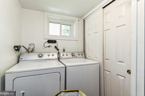 13207 Nassau Dr, Woodbridge VA  22193-4104 exterior