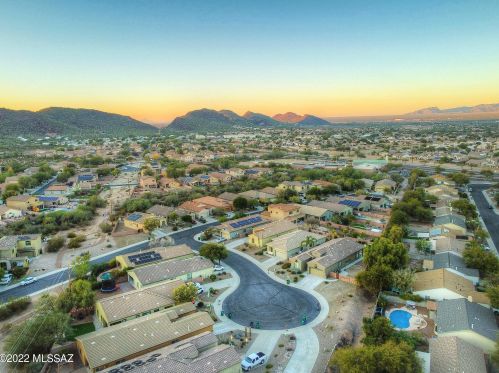 7820 Sourwood Ct, Tucson, AZ 85743-7470