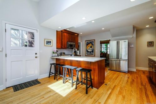 8 Parkway, Mount Vernon NY  10552-1219 exterior