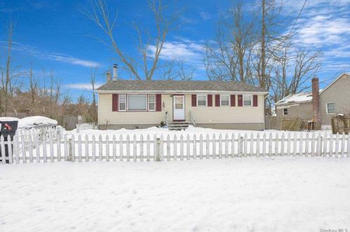 308 Nicolls Rd, Deer Park, NY 11729-1804