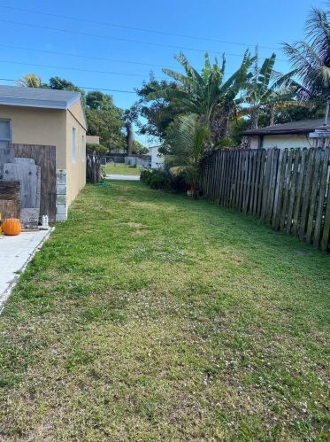 1624 23 Ave, Hollywood FL 33020-1215 exterior