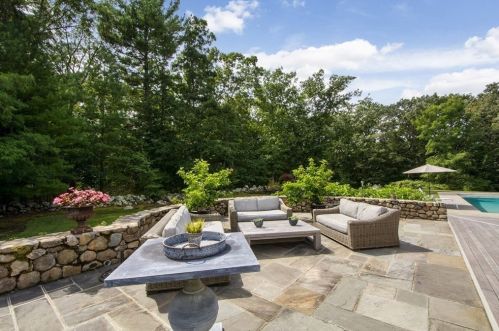 62 Surry Dr, Cohasset, MA 02025-1024