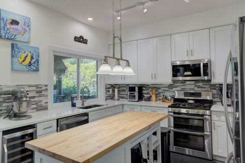 10266 Hunt Club Ln, West Palm Beach, FL 33418-4575
