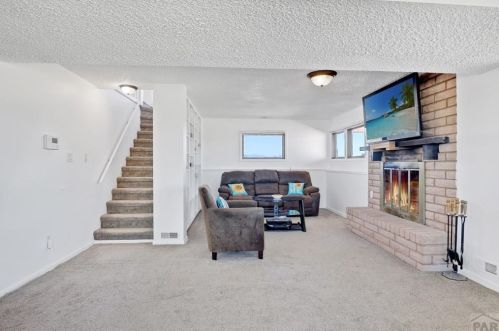 1045 Jaroso Dr, Pueblo CO 81007 exterior