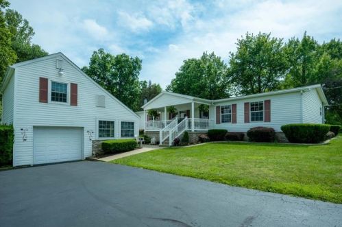 2010 Bushy Run Rd, Jeannette, PA 15644-4543