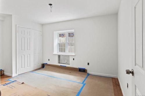 557 Logan Ave, Bronx NY  10465-2509 exterior