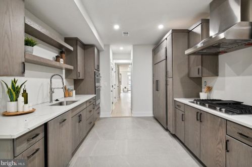 1416 A St, Washington DC  20003-1523 exterior