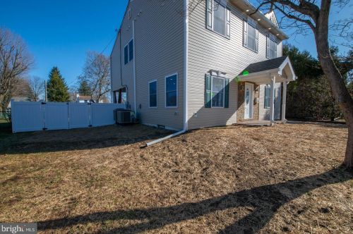 725 Pennsylvania Ave, Southampton, PA 18966-3403